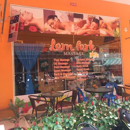 Larn Park Resortel Patong Екстер'єр фото