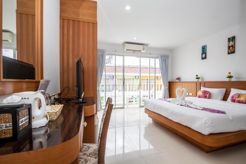 Larn Park Resortel Patong Номер фото