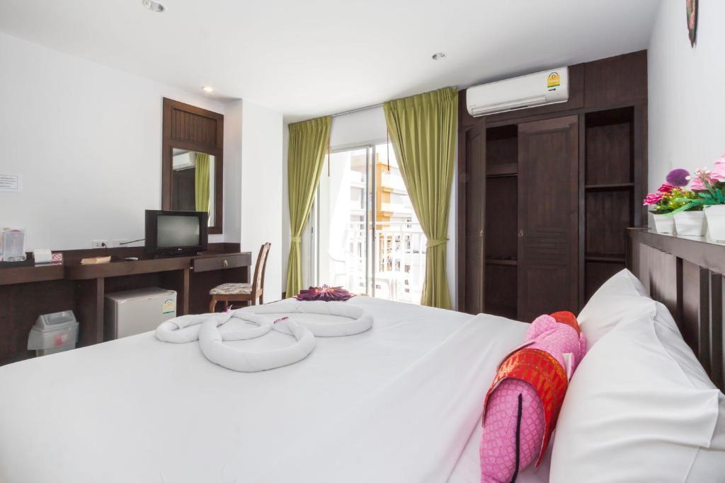Larn Park Resortel Patong Номер фото