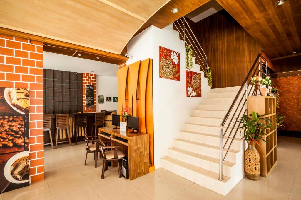Larn Park Resortel Patong Екстер'єр фото
