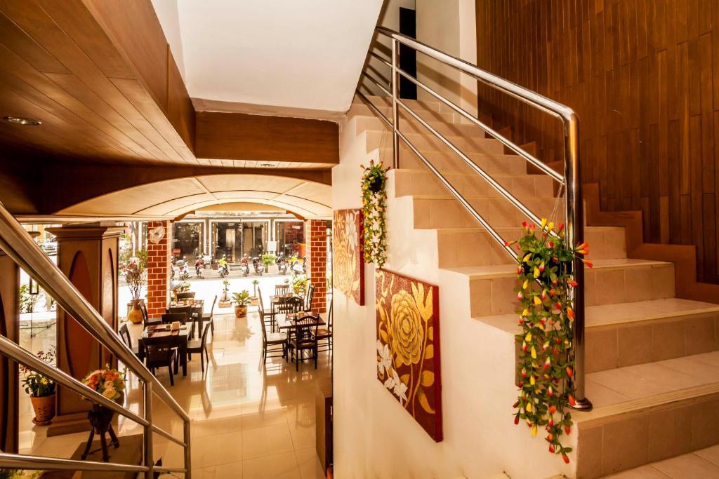 Larn Park Resortel Patong Екстер'єр фото