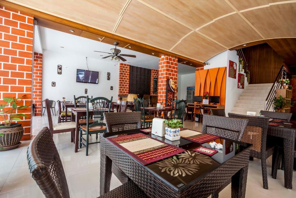 Larn Park Resortel Patong Екстер'єр фото