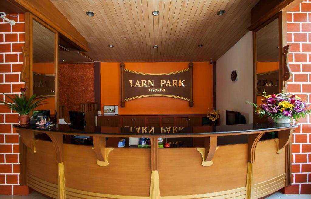 Larn Park Resortel Patong Екстер'єр фото