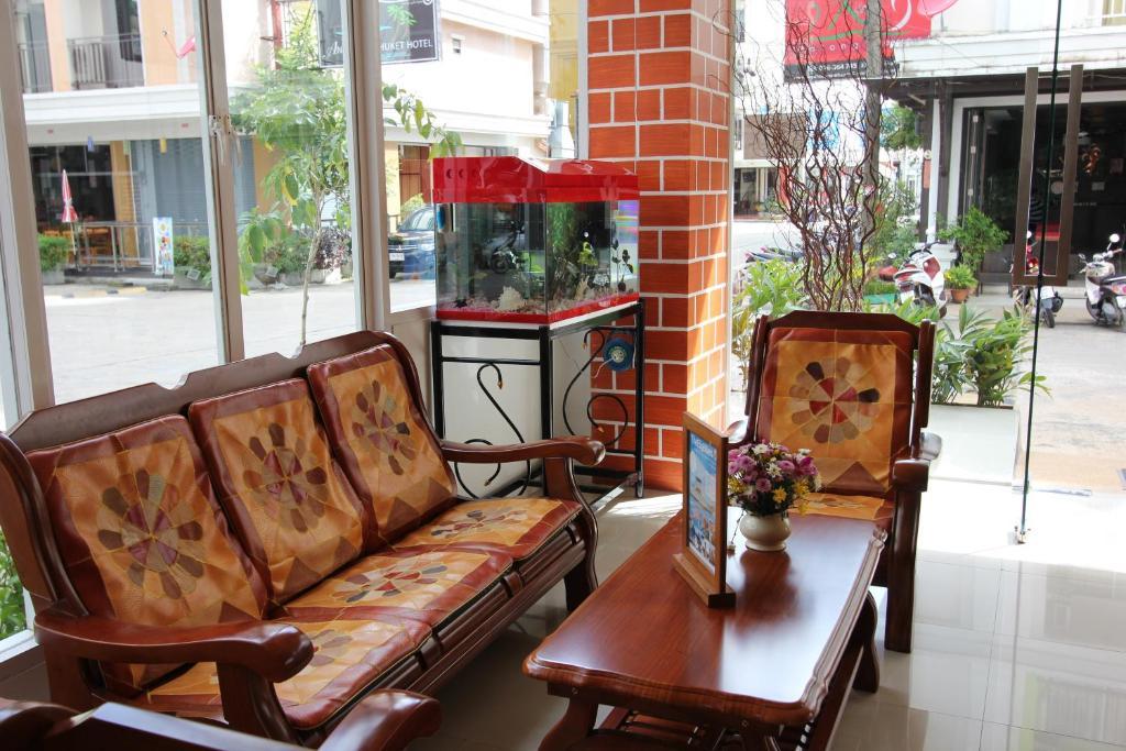Larn Park Resortel Patong Екстер'єр фото