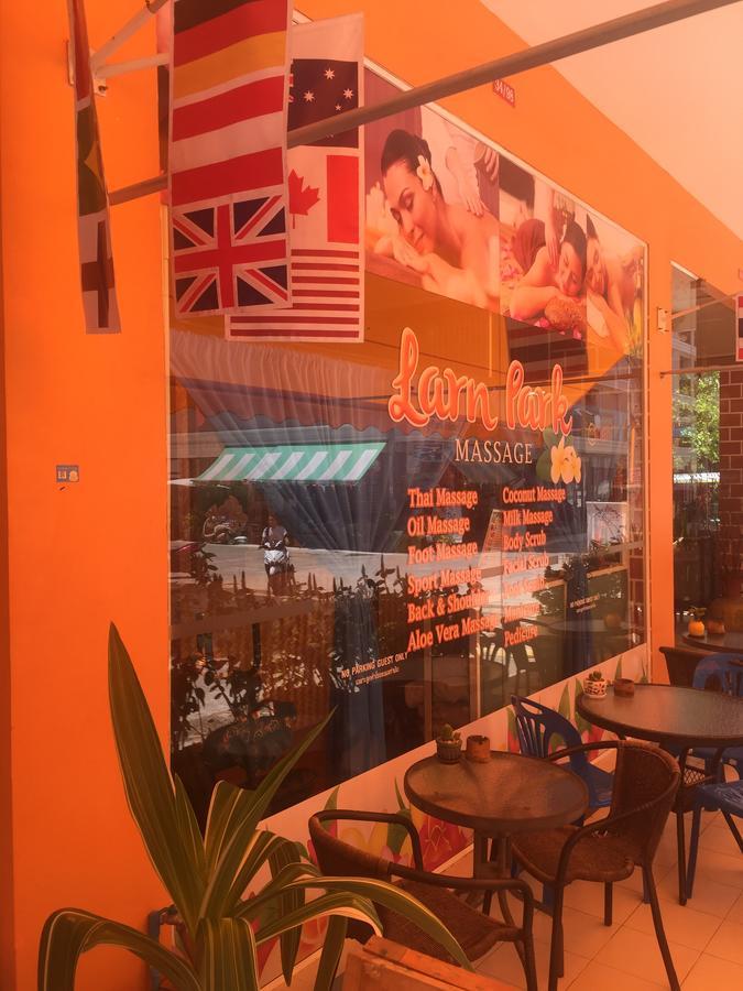 Larn Park Resortel Patong Екстер'єр фото