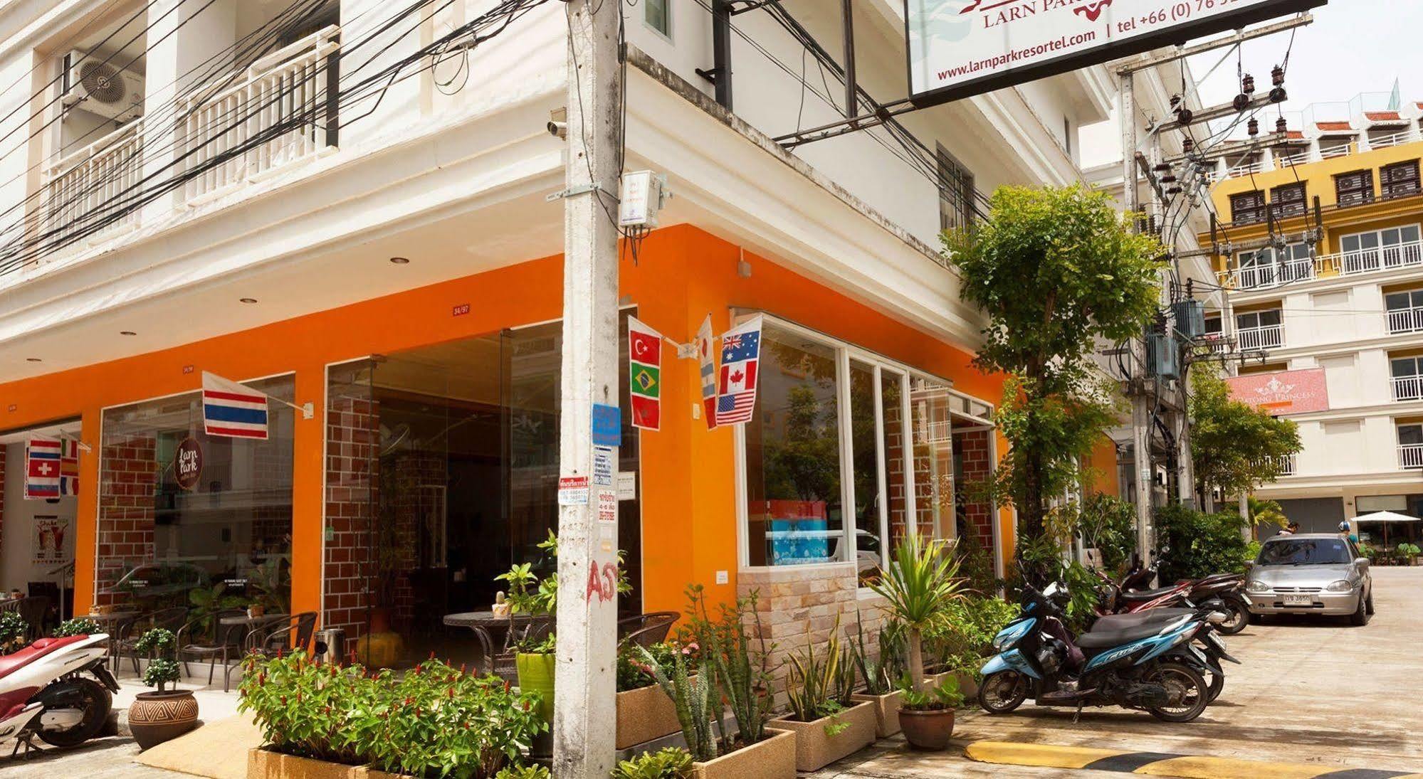 Larn Park Resortel Patong Екстер'єр фото