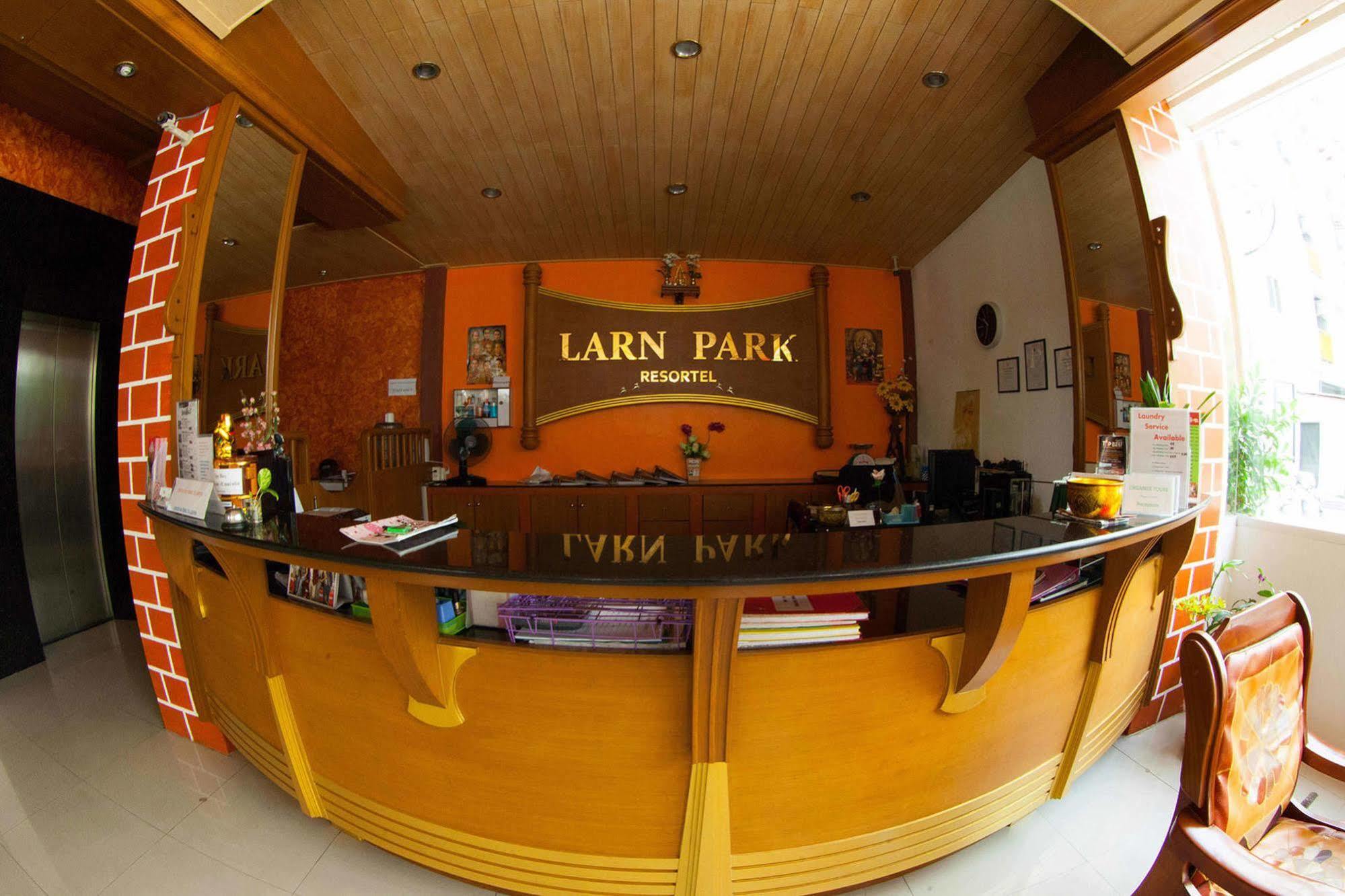 Larn Park Resortel Patong Екстер'єр фото