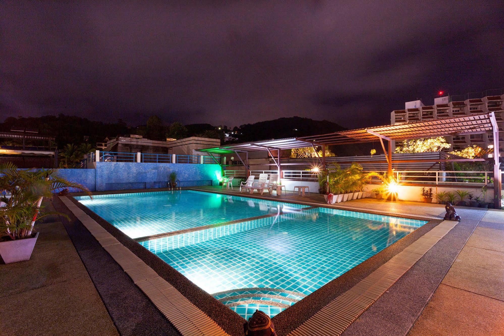 Larn Park Resortel Patong Екстер'єр фото
