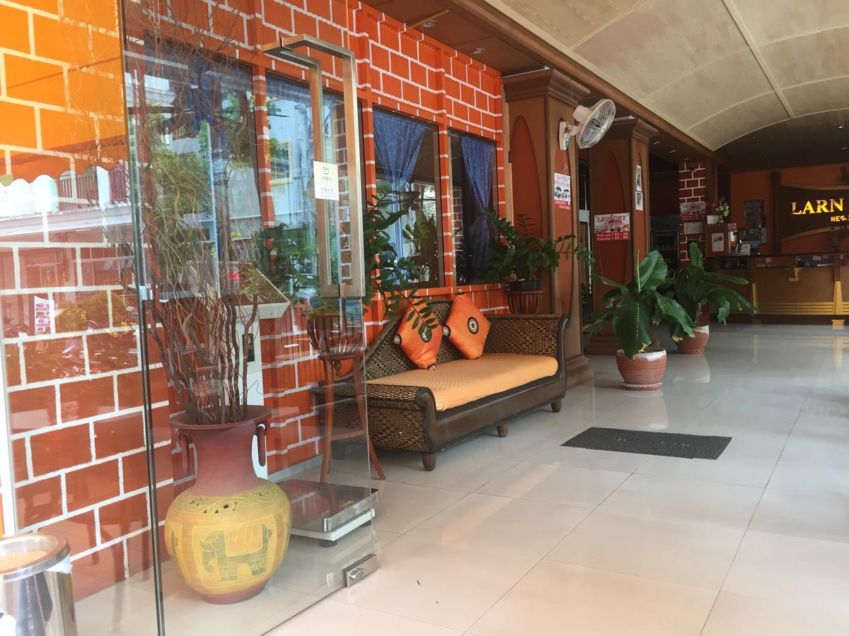Larn Park Resortel Patong Екстер'єр фото